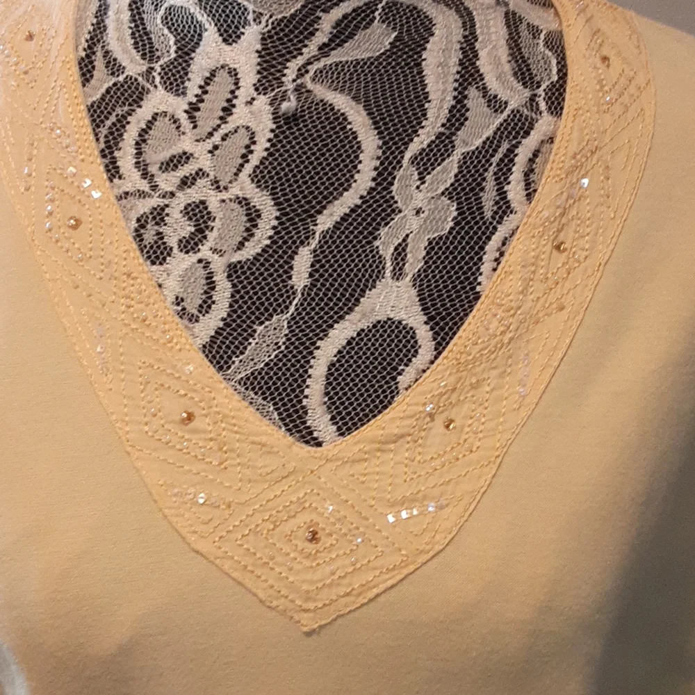 Chico's Top in Gorgeous Yellow🌼 - Picture 3 of 5